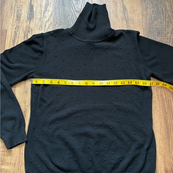 Black Turtle Neck - Picture 5 of 7